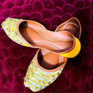 Flat shoes size 8 worn couple of times but still looks new